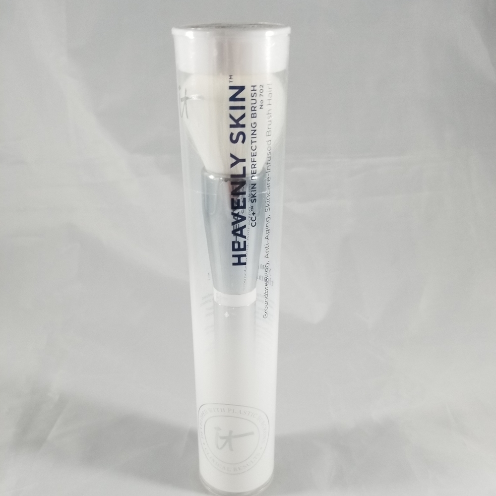 Heavenly Skin™ CC+™ Skin-Perfecting Brush #702